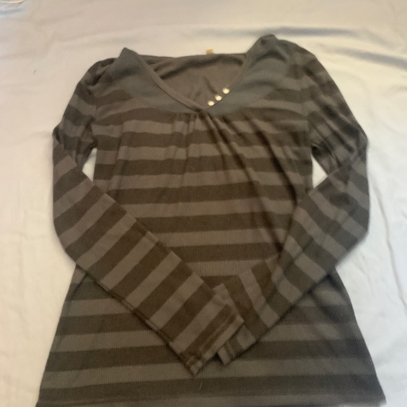 striped shirt - Picture 1 of 3